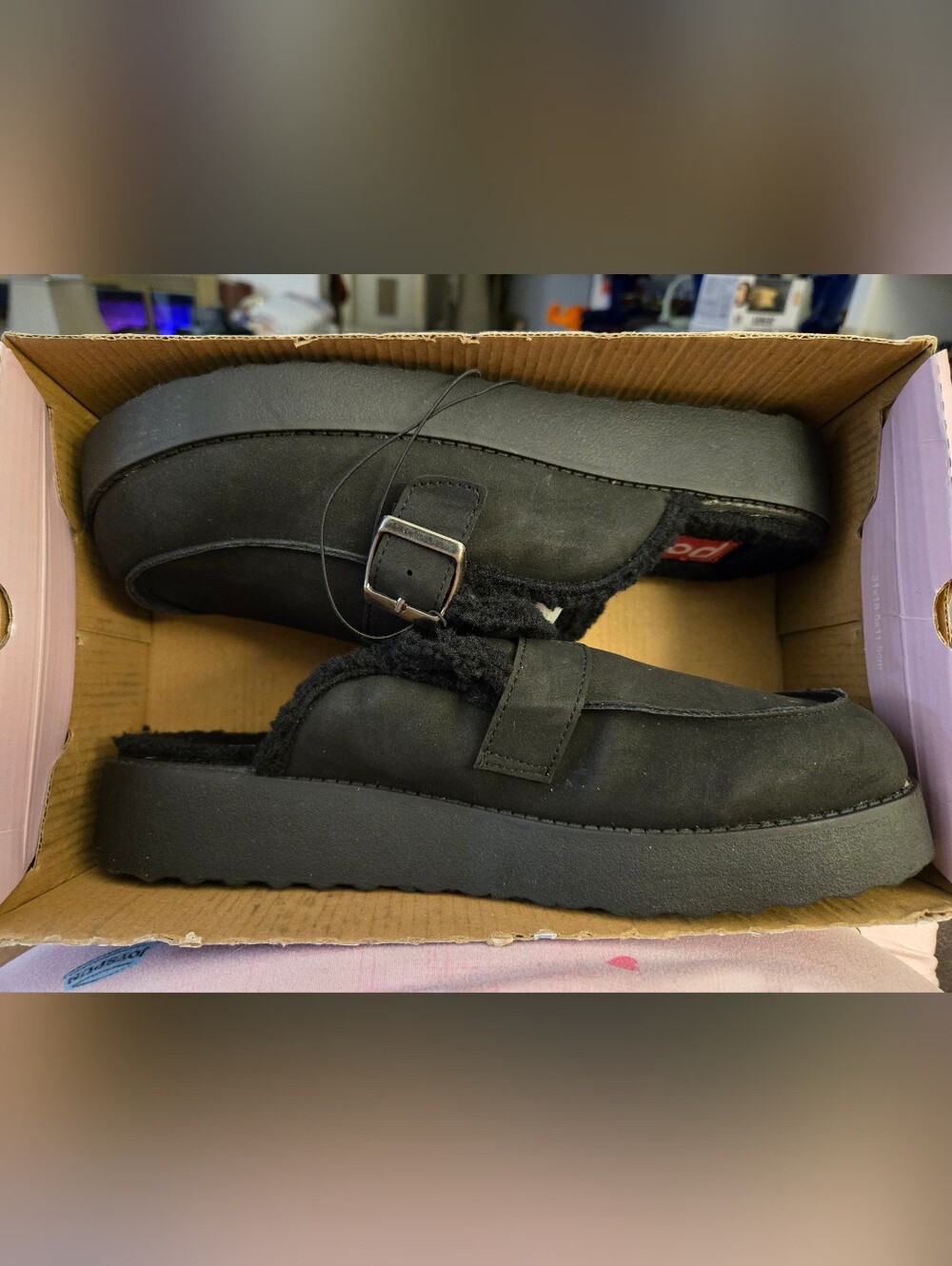 Women's Size 11 Pop Celica Black Suede Sherpa Lined Slides, New